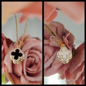 2 sides Lucky 4 clover leaf necklace